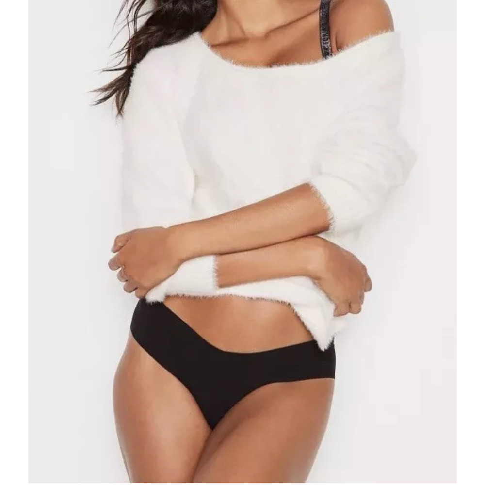 VICTORIA'S SECRET FUZZY SWEATER OR FUZZY HOT SHORT Coconut white size Medium